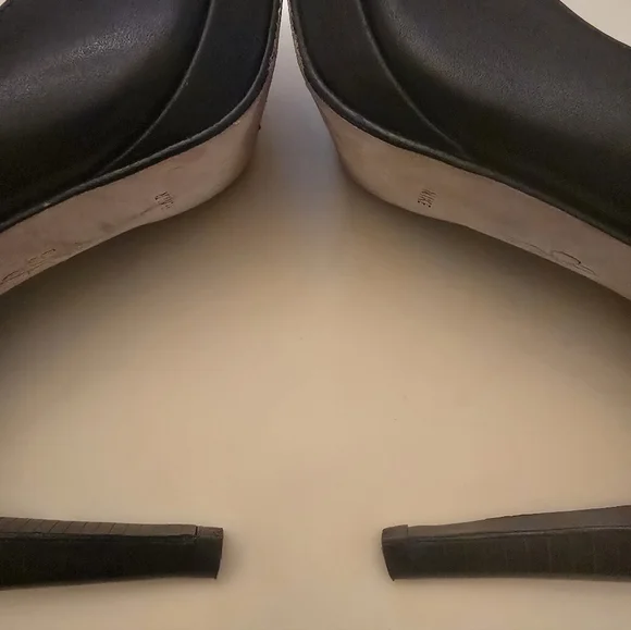 Cole Haan In Collaboration w/Nike,Black Leather Platform Rounded-Toe Pumps, Sz 8 - Picture 6 of 7